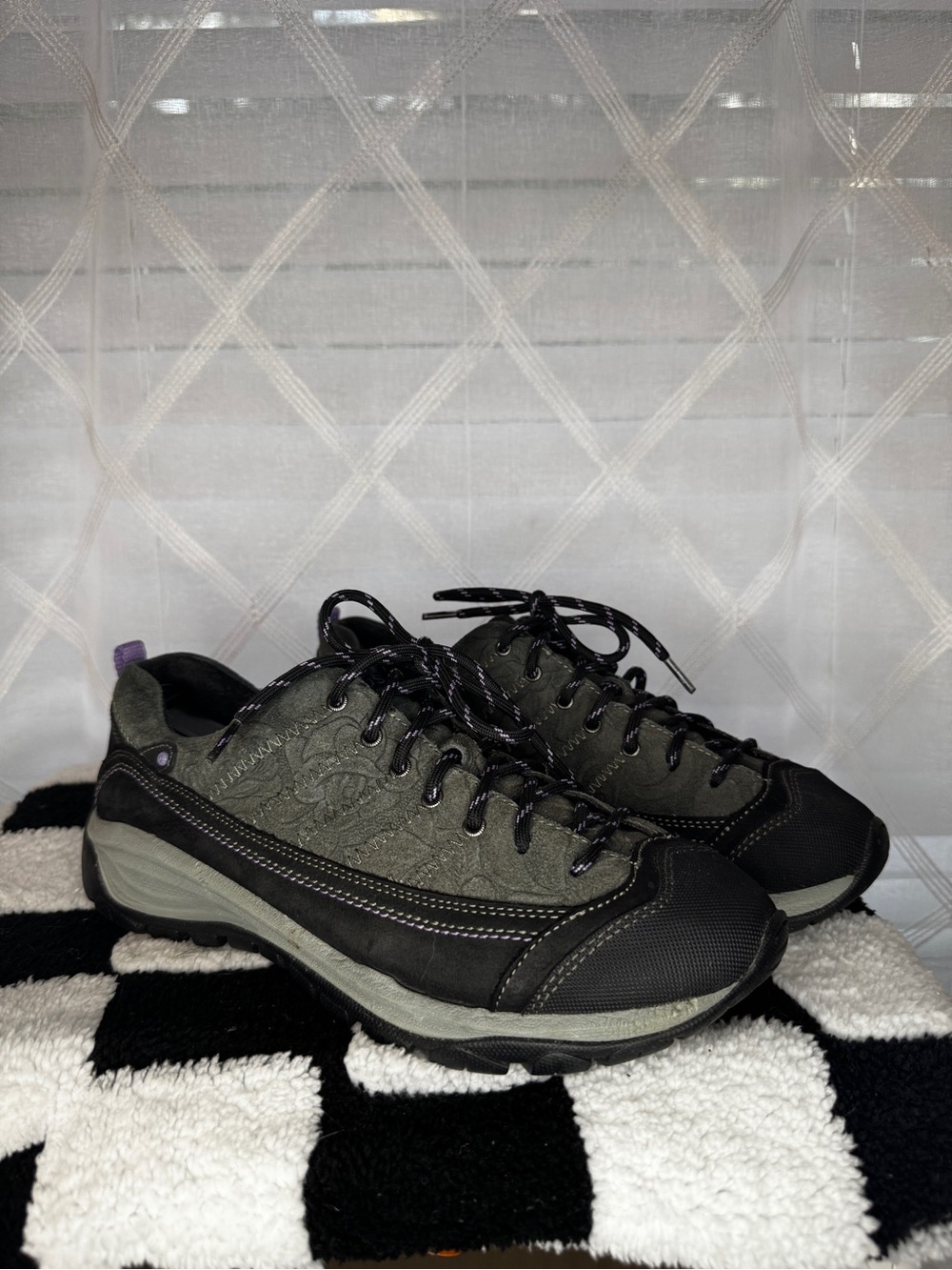 Taos Black Motion City Hiker Embossed Suede Sneakers Shoes